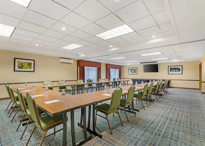 Country Inn & Suites By Radisson, Des Moines West, Ia