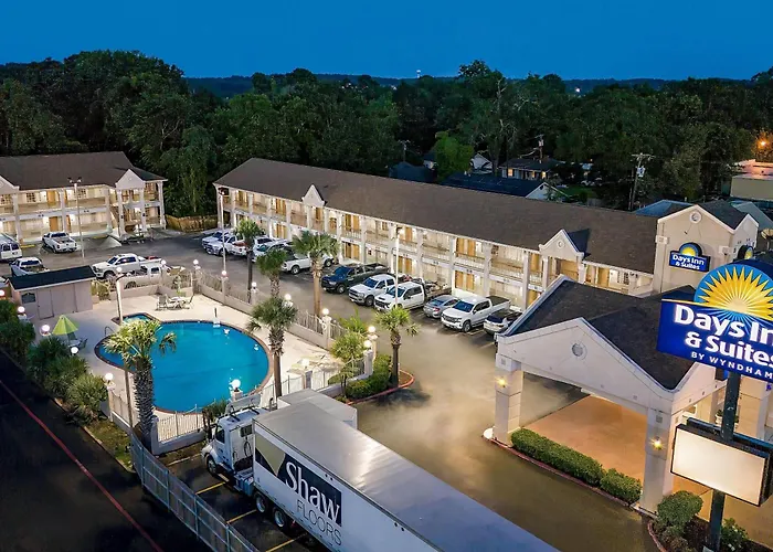 Days Inn By Wyndham Nacogdoches/Sfa University/Downtown