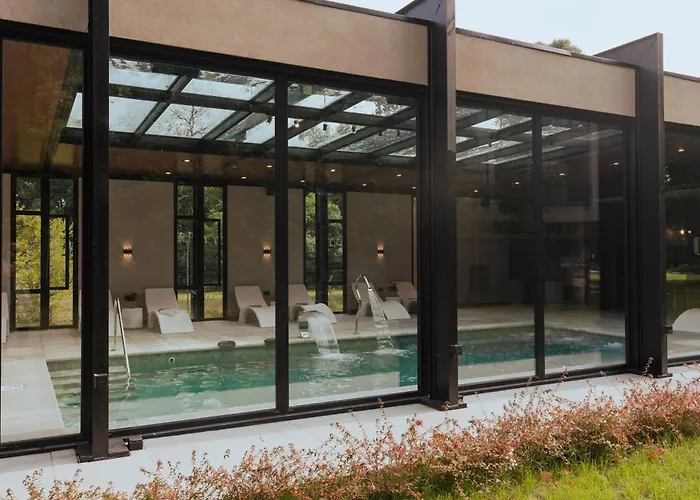 La Urumpta Hotel, Aken Mind