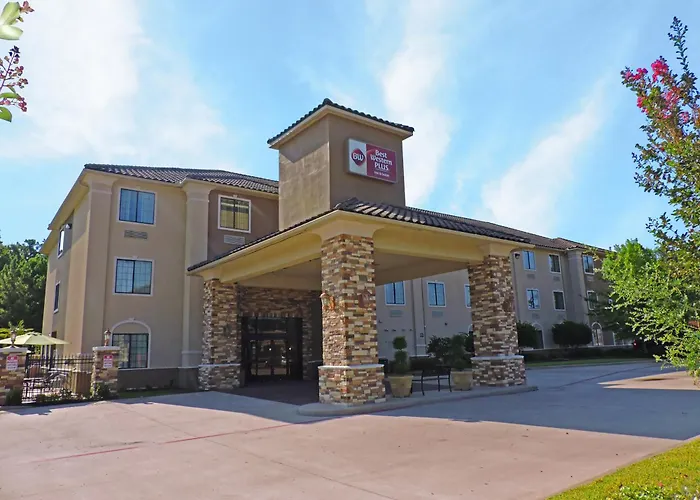 Best Western Plus Crown Colony Inn & Suites
