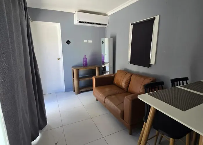 Pista Q Hostel And Apartments