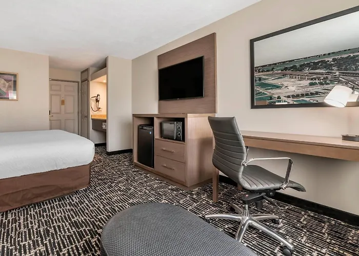 Clarion Pointe Indianapolis Airport