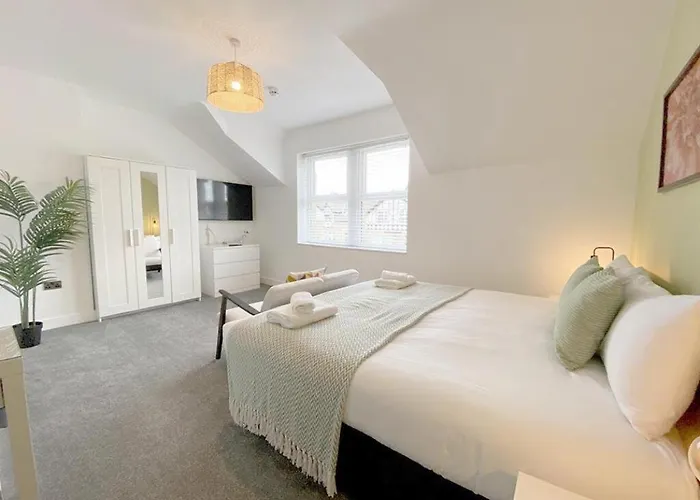 Eleven On Dragon - Boutique Hotel Rooms & Studio Apartment
