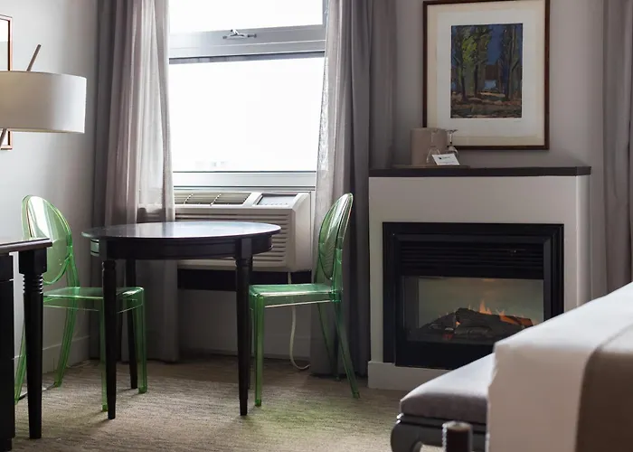 Hotel Champlain