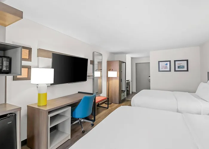 Comfort Inn & Suites Bellevue - Omaha Offutt Afb