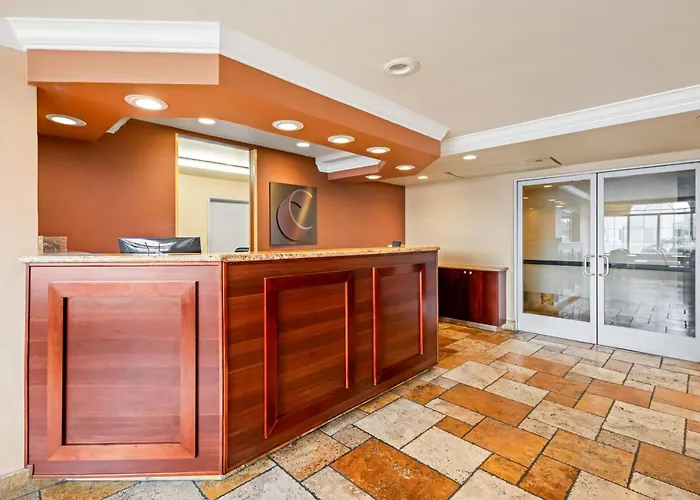 Comfort Inn & Suites Salinas City Center Area