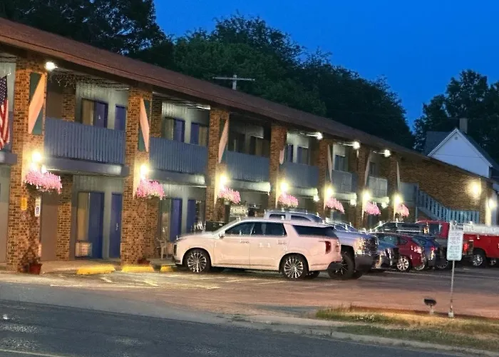 Kewanee Motor Lodge
