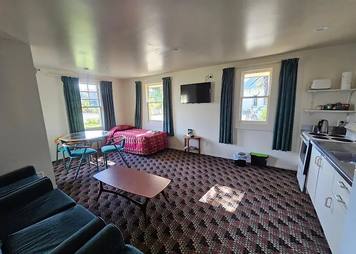 Karamea Hotel