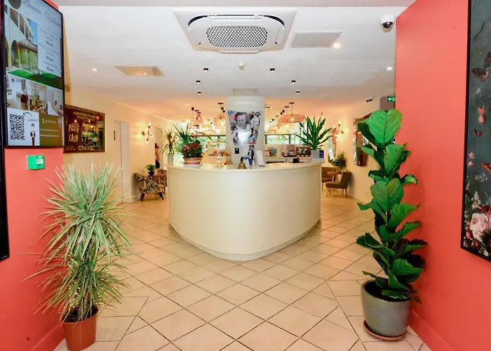 Sure Hotel By Best Western Gemenos En Provence