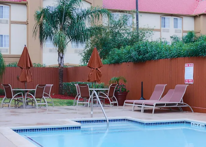 Best Western Plus Hobby Airport Inn & Suites