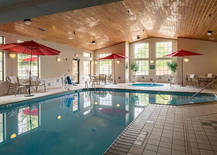 White Pine Inn & Suites