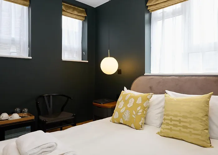 Ashbourne (Derbyshire) City Center Hotels