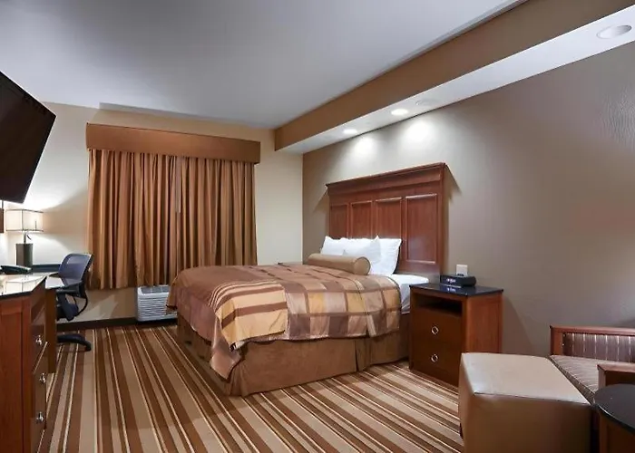 Best Western Plus KC Speedway Inn&Suites