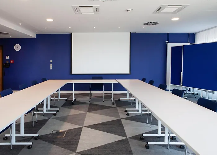 Holiday Inn Express&Suites Monheim am Rhein by IHG