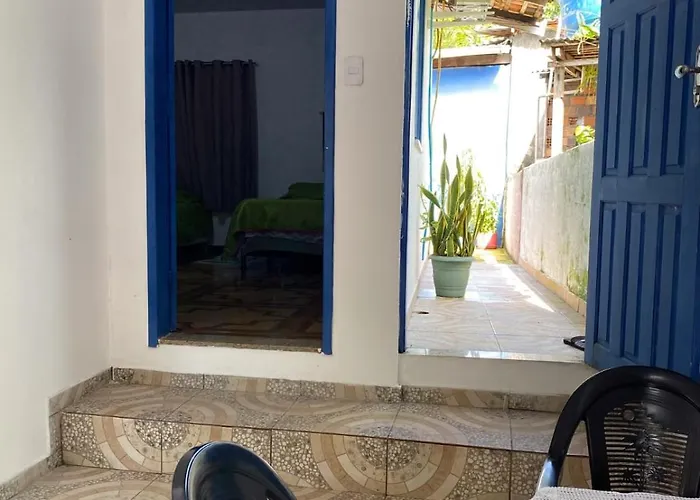 Chalé com deck de frente à praia do Vai-Quem-Quer