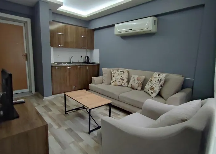 Smyrna Homes & Suits