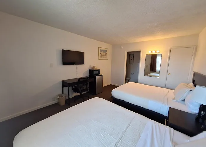 Leisure Lodge Motel