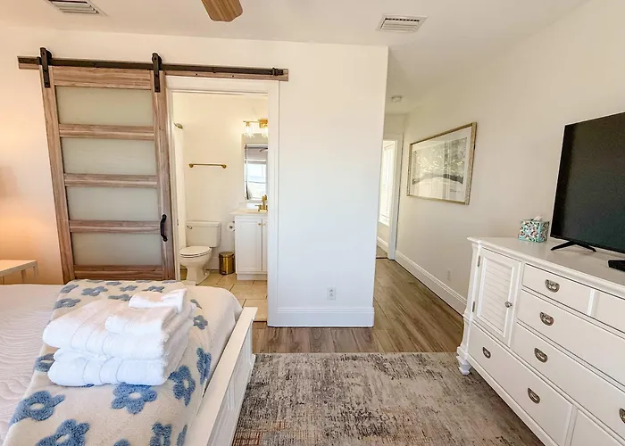 Gulf-Front Paradise 3Br Beach House Prime Location