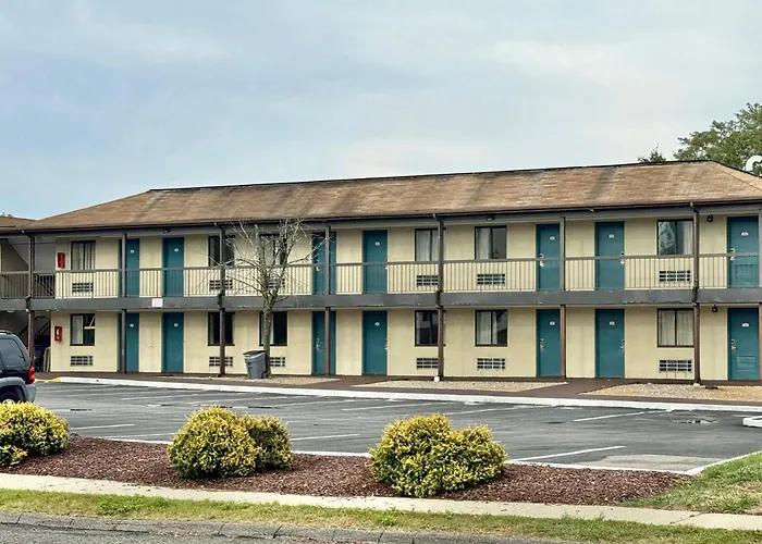 Norwalk Motels