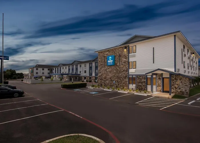 Clarion Pointe