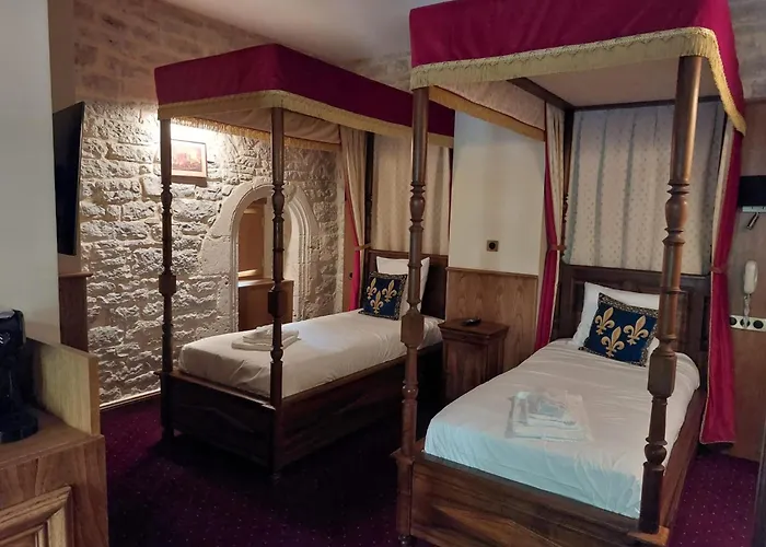 Hotel-Restaurant Le Manoir De Montesquiou