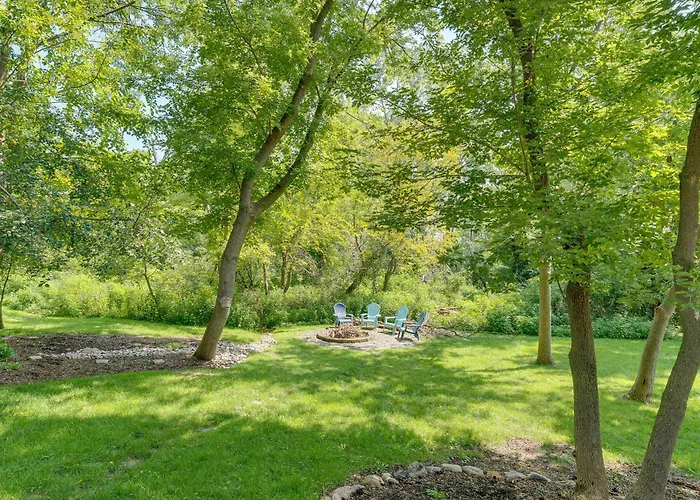 Lake Geneva Area Oasis W/ Fire Pit & Dog Run
