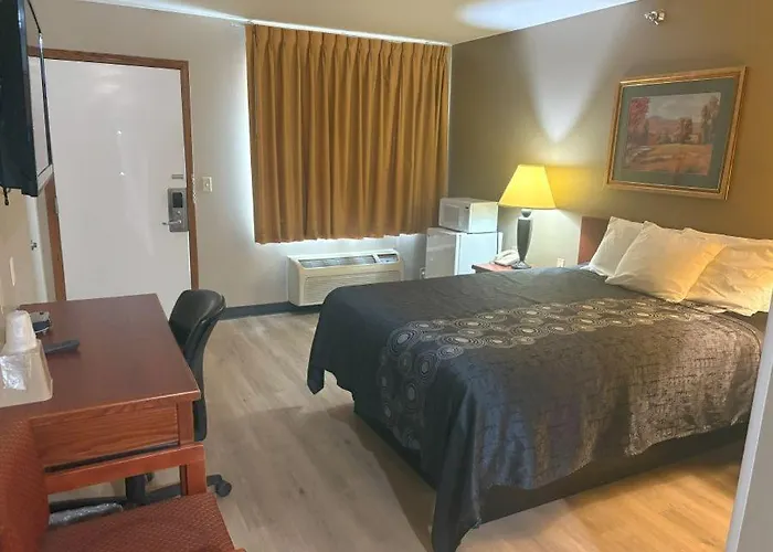 Larned Inn & Suites
