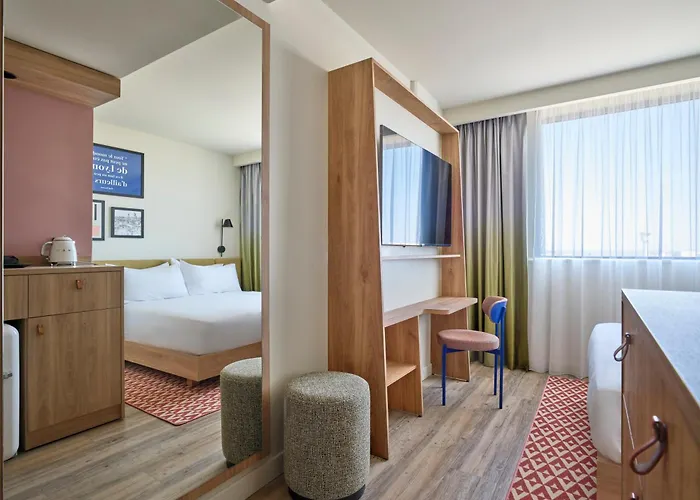 Hampton By Hilton Lyon Airport