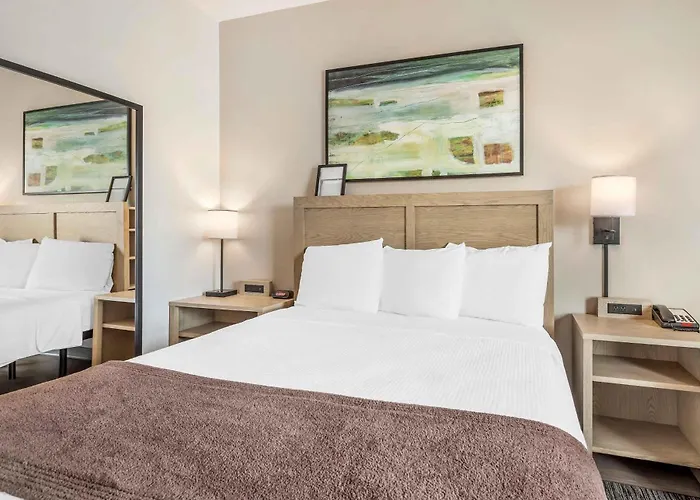 Melville Cheap Hotels