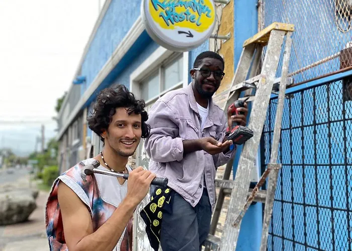 Kingston Hostels