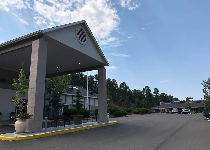 Days Inn By Wyndham Williams