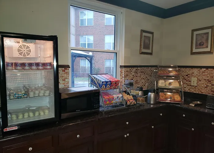 Birch Hill Suites Detroit-Warren