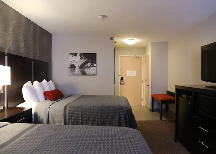 Muscatine Hotels