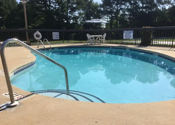 Days Inn By Wyndham Clinton - Laurens I-26