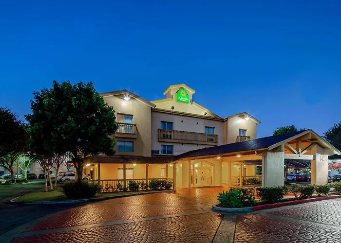 La Quinta Inn & Suites By Wyndham Irvine Spectrum