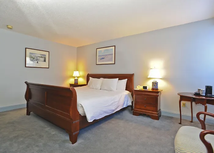 The Farmington Inn And Suites