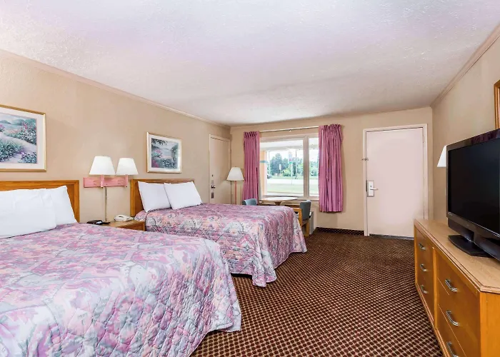 Travelodge By Wyndham Ridgeway Martinsville Area