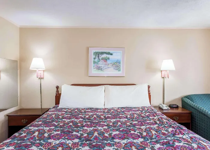 Travelodge By Wyndham Ridgeway Martinsville Area