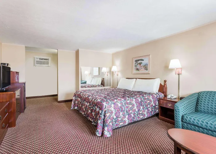 Travelodge By Wyndham Ridgeway Martinsville Area
