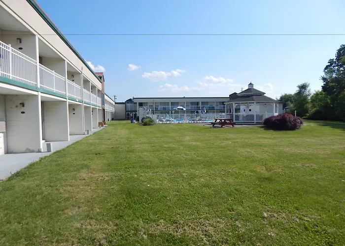 Days Inn By Wyndham Carlisle North