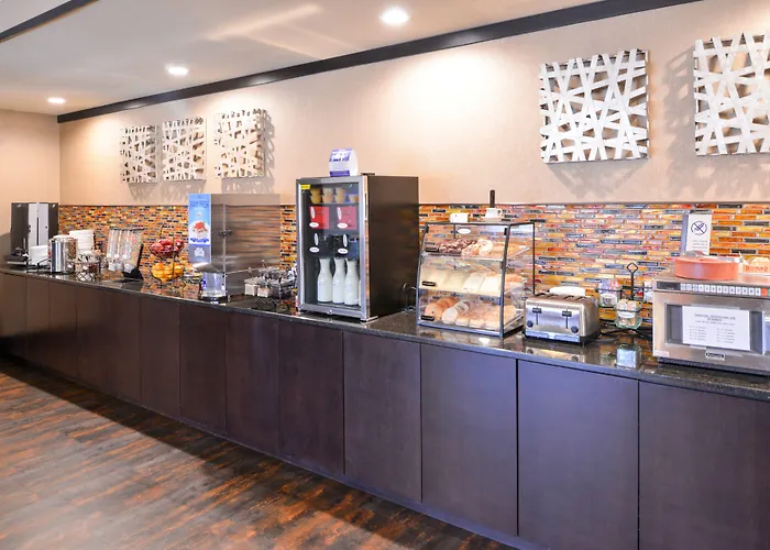 Best Western Plus Midwest Inn