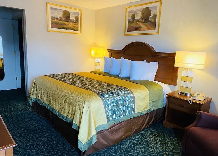 Harrisonville Inn & Suites