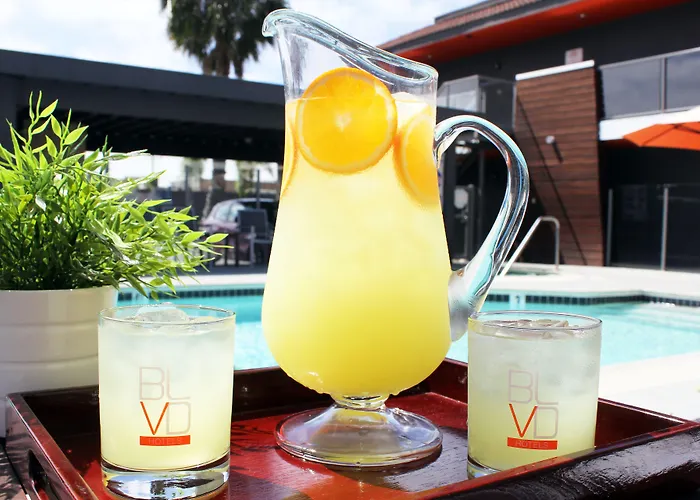 Hotels in Costa Mesa