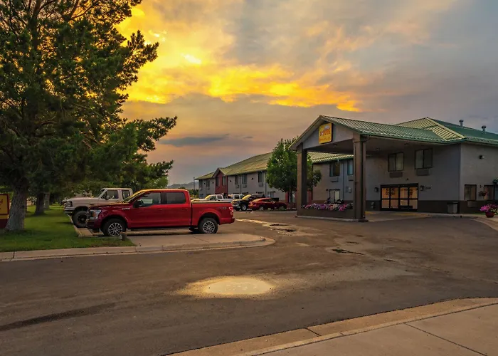 Yellowstone River Inn & Suites
