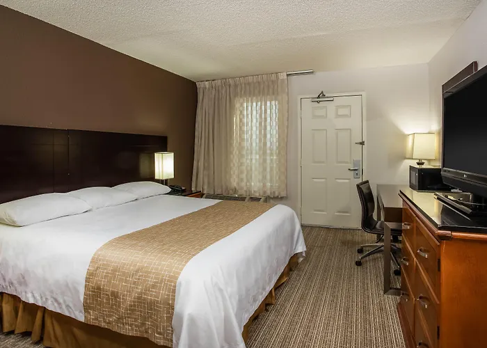 Travelodge By Wyndham Fort Wayne North