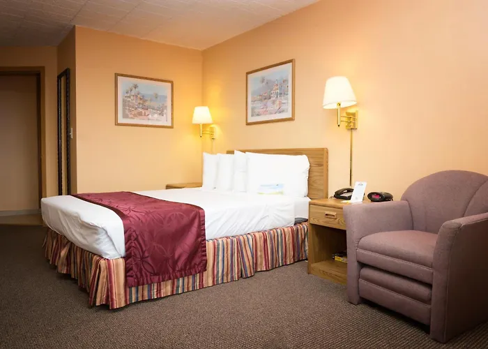 Days Inn By Wyndham West Allis/Milwaukee