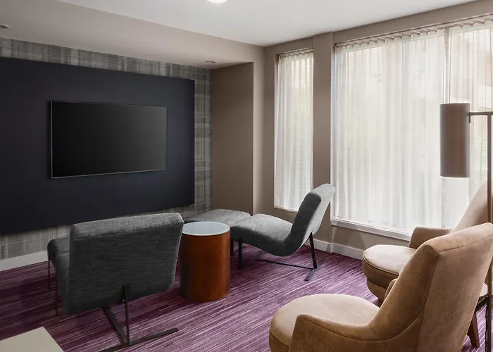 Courtyard By Marriott Mahwah