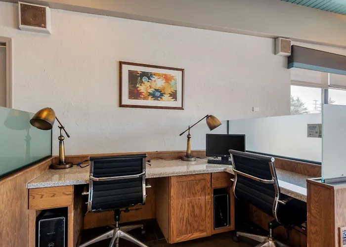 Turquoise Inn & Suites