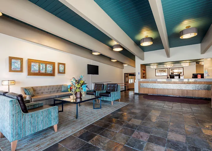 Turquoise Inn & Suites