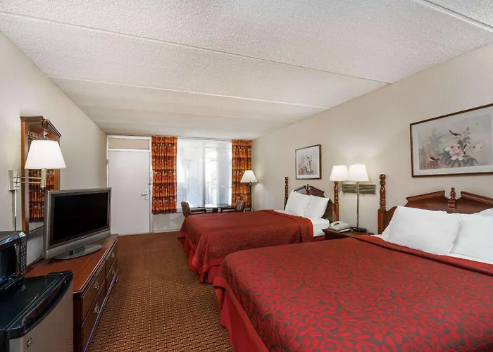 Days Inn By Wyndham Hurricane Mills